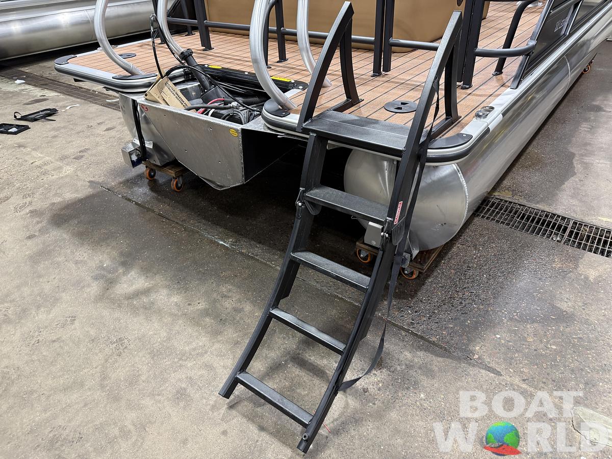 2026 Bentley Legacy 300hp Swingback 243 Tritoon $68995