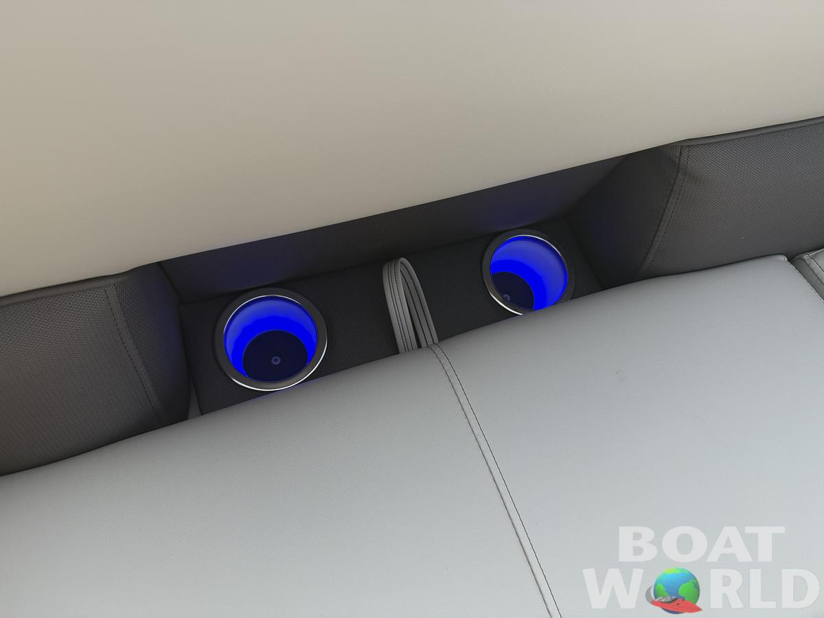 2026 Bentley Pontoons Legacy 220 Swingback & Honda 4-Stroke EFI