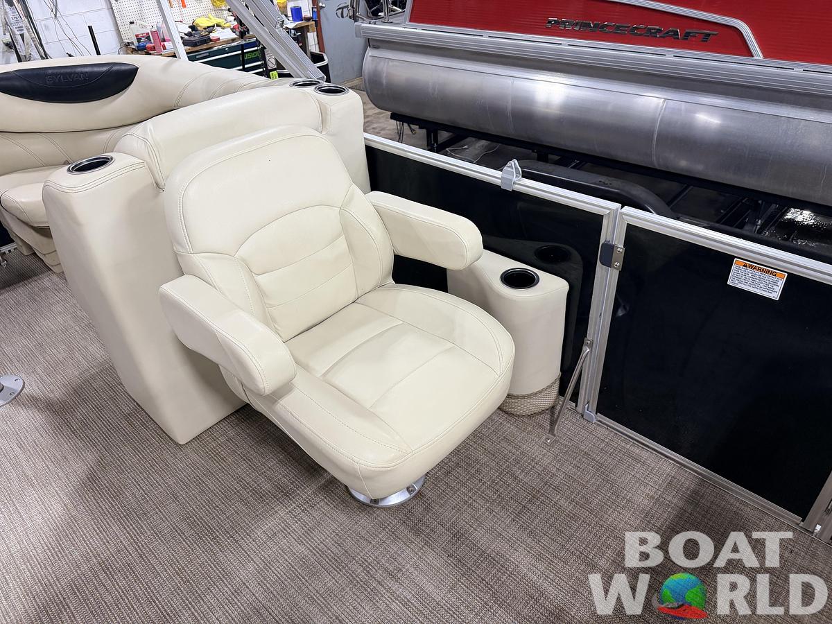 Used 2019 Sylvan MIrage 820 LZ Quad Lounge & 90HP Yamaha -$27,995