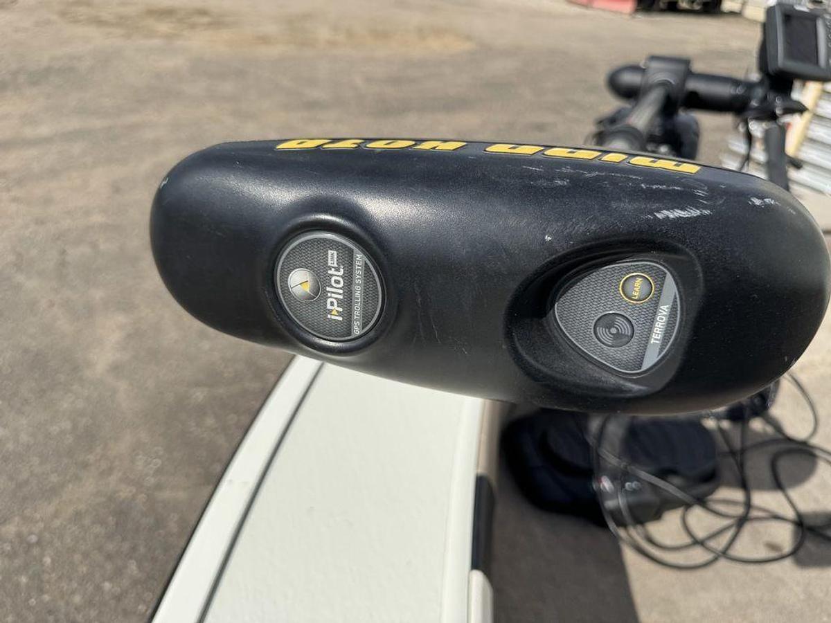 Used 2010 Smoker Craft Pro Mag 182