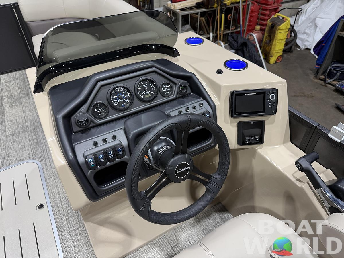 2026 Bentley Pontoons Legacy 223 Navigator Quad Lounge Tritoon