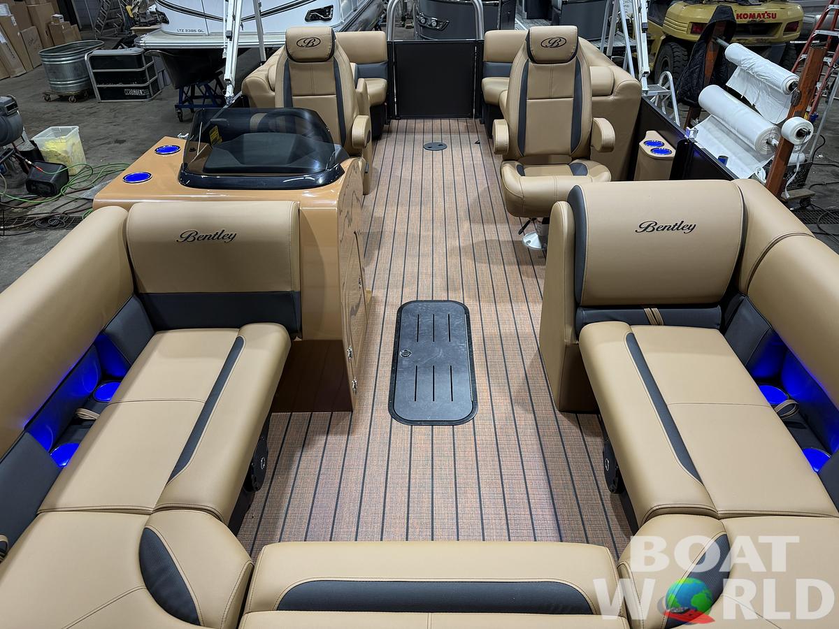 2026 Bentley Legacy 223 Navigator Quad Lounge Tritoon