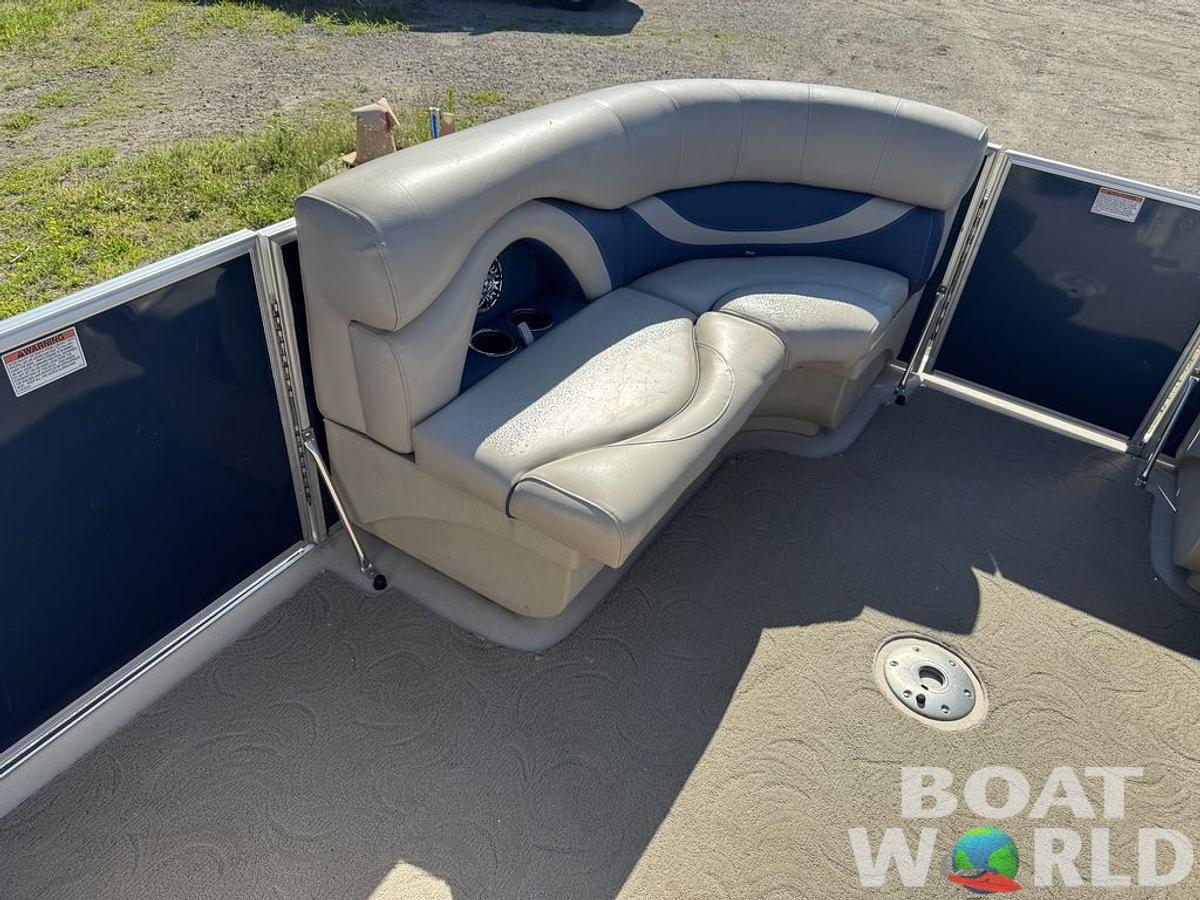 Used 2016 Sylvan 820 Cruise Pontoon