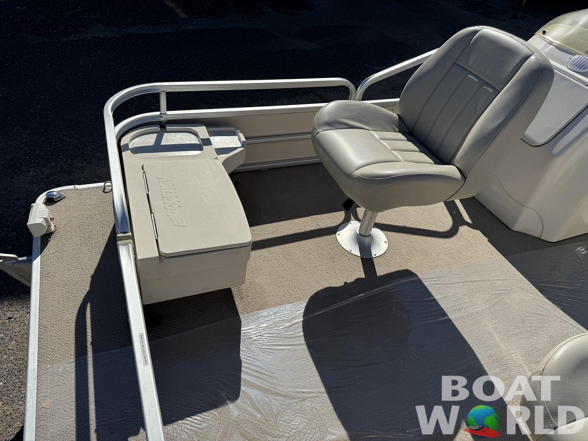 Used 2004 Sweetwater 2222 DF Pontoon