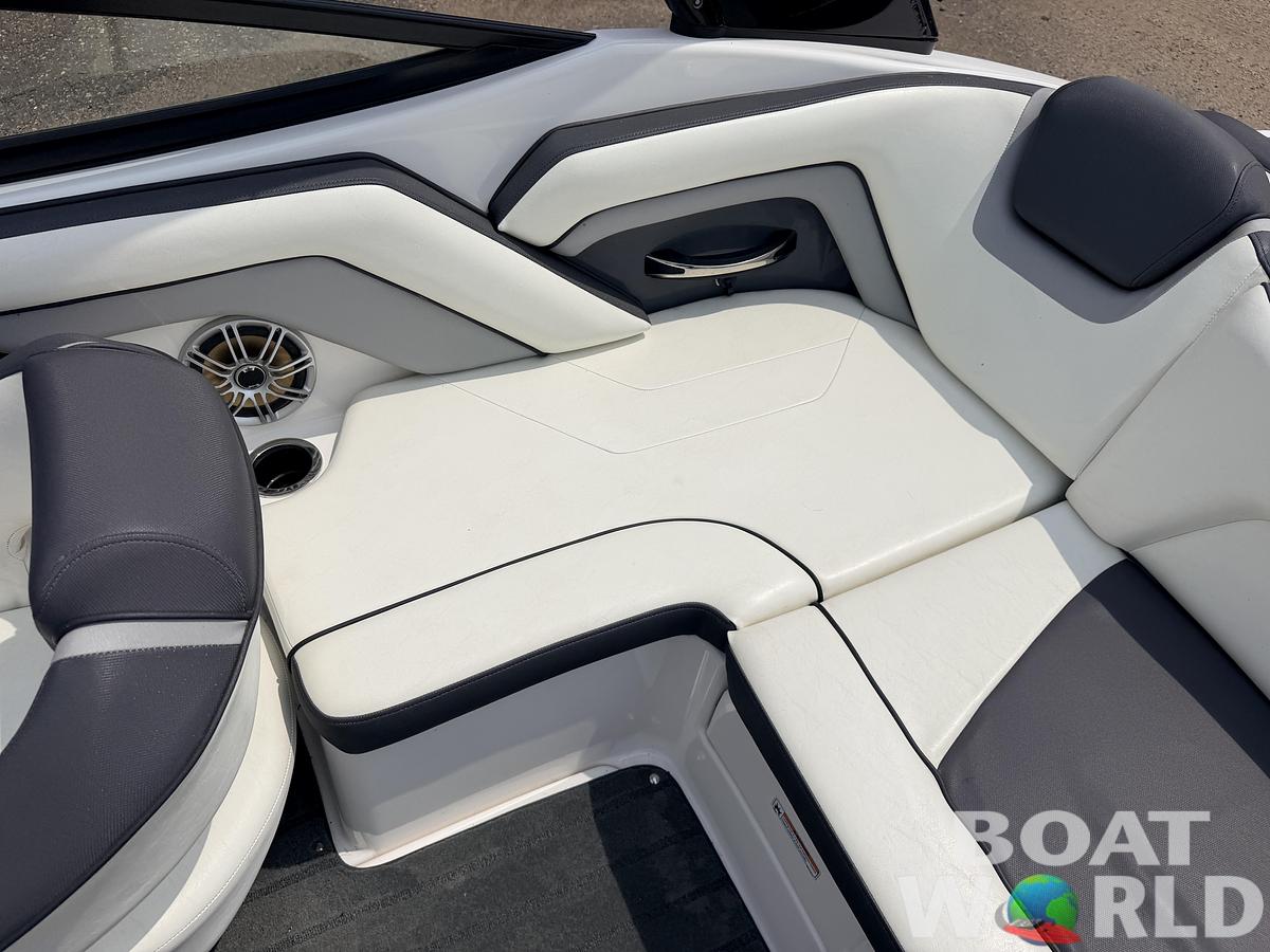 Used 2016 Yamaha AR192 Jet Boat 210HP Supercharged 1.8L & Single Axle Trailer -$29,995
