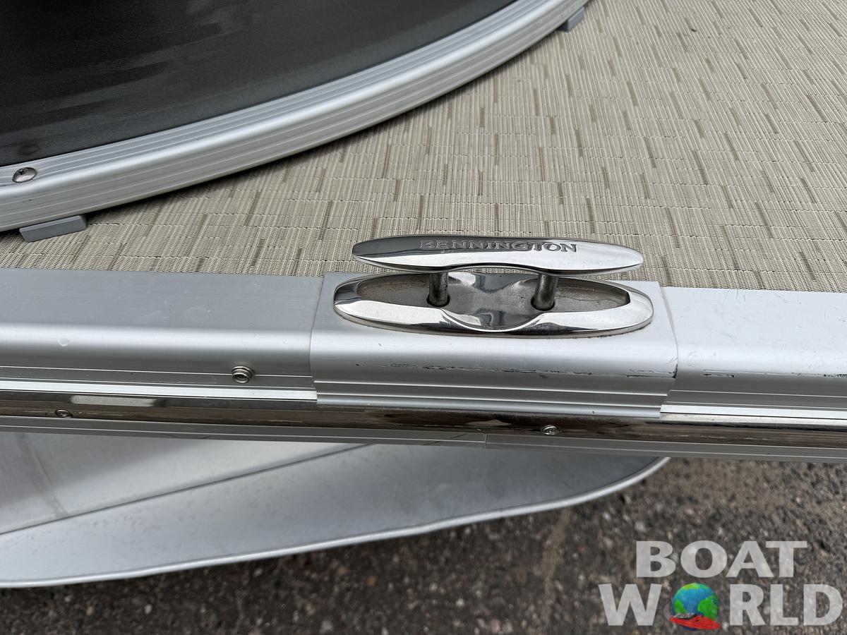 Used 2016 Bennington 2250 GSR Pontoon