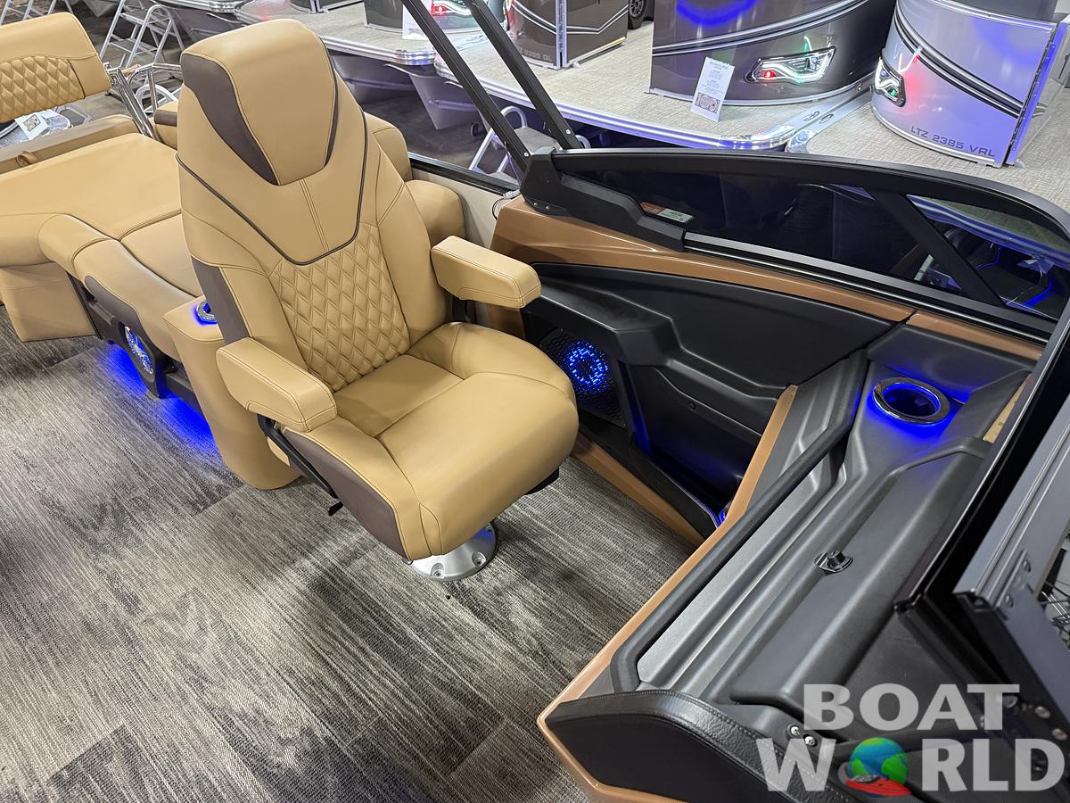 2025 Tahoe Pontoons Cascade 2385 Quad Lounge Shift Windshield Tritoon & 225HP 4-Stroke EFI