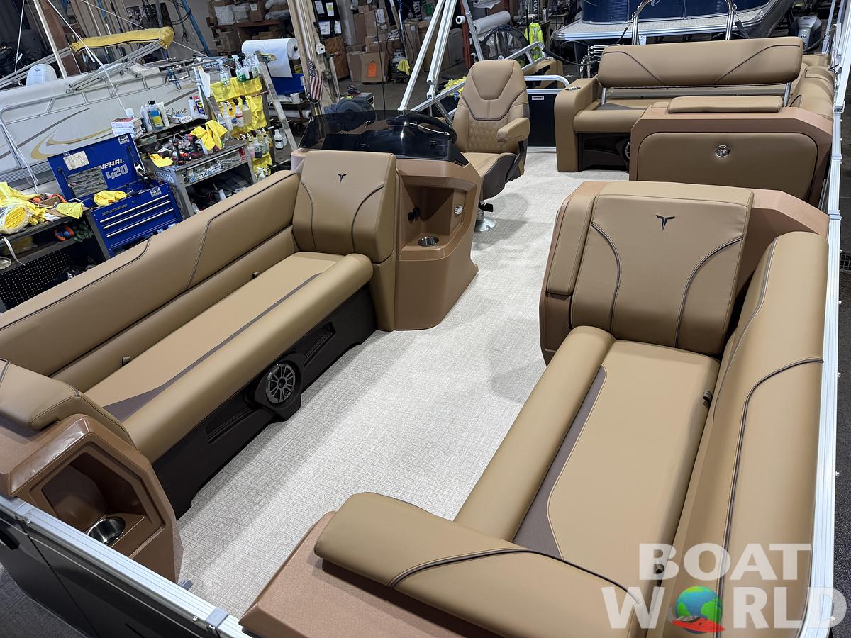 2027 Tahoe Sport VRB Premium 2385 Swingback & 4-Stroke $37995