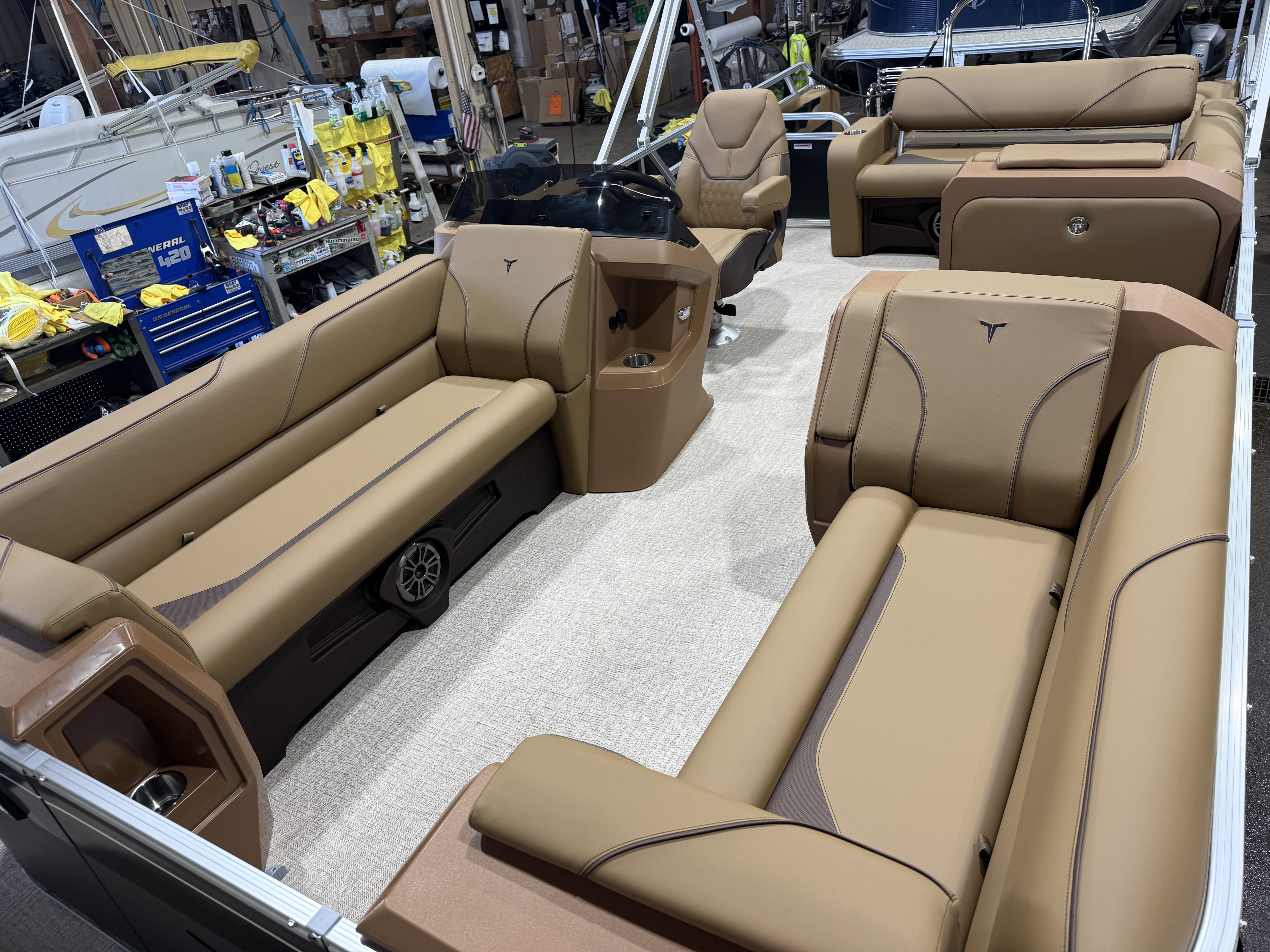 2027 Tahoe Sport VRB Premium 2385 Swingback & 4-Stroke $37995