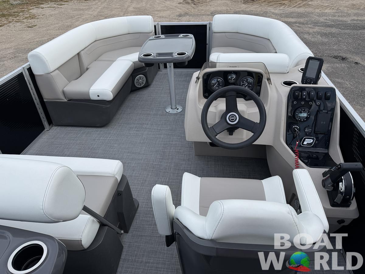 Used 2024 Princecraft Vectra 21 RL Dinette Swingback Pontoon