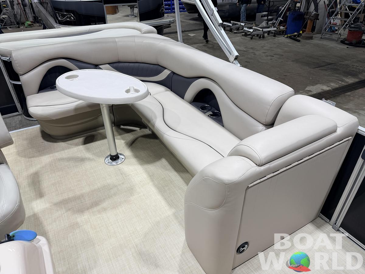 Used 2015 Sylvan Mirage 820 Cruise Special Edition Pontoon