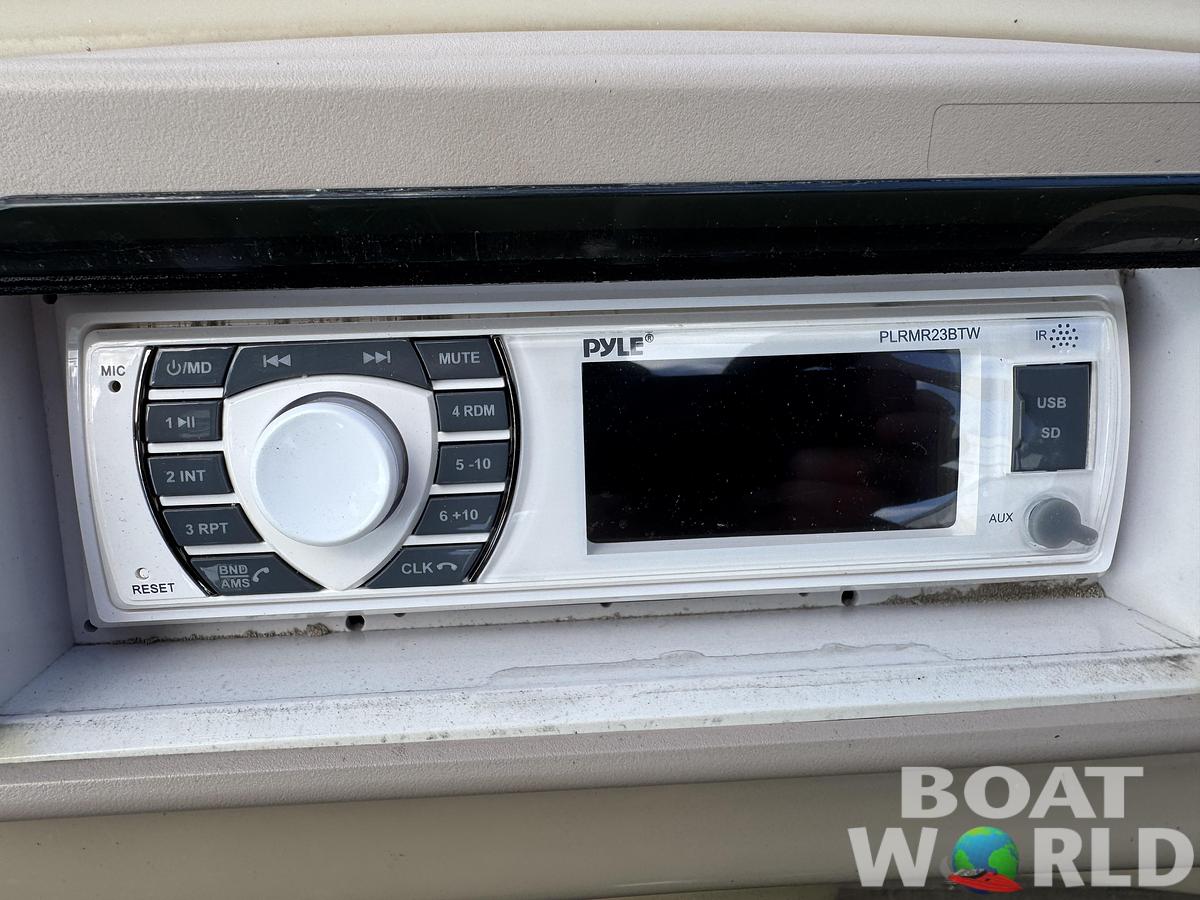 Used 2014 Bennington 22 SLX Pontoon