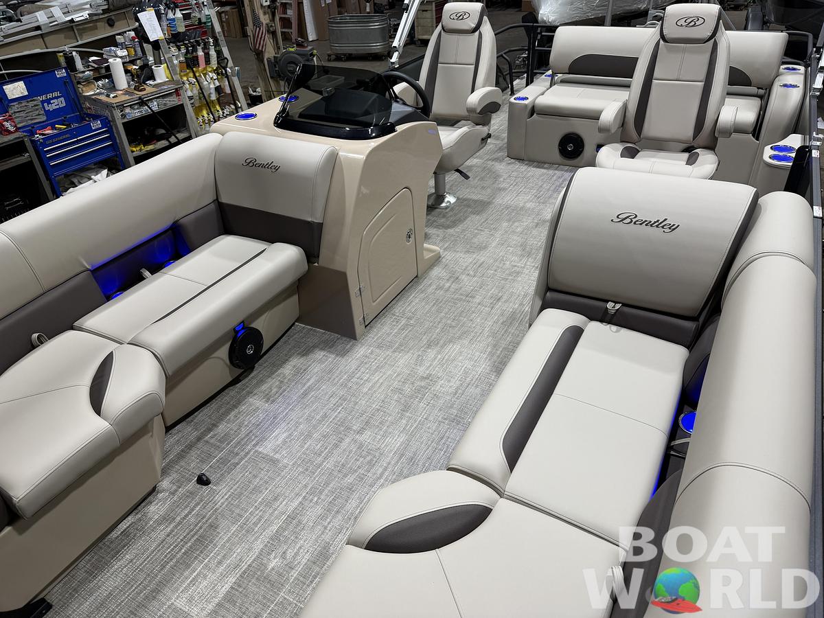 2026 Bentley Pontoons Legacy 220 Swingback