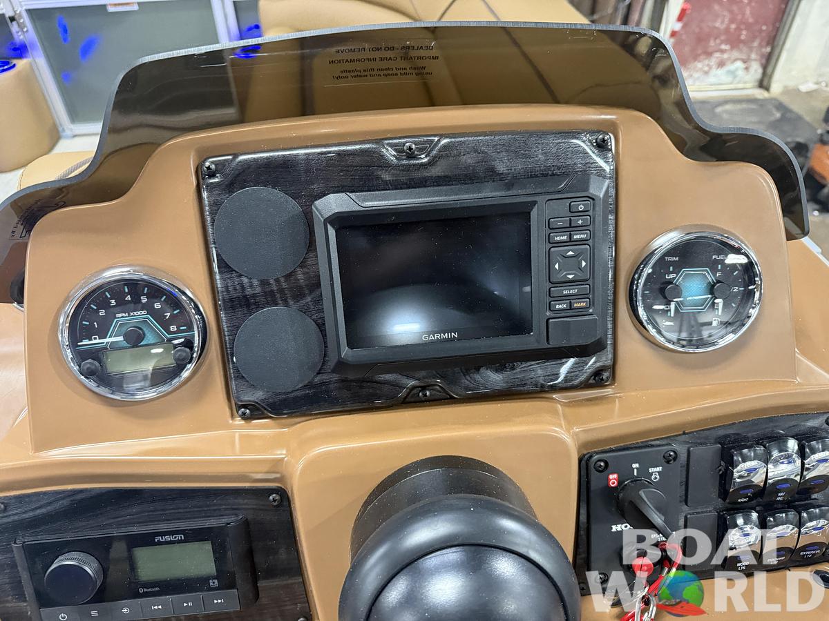 2026 Tahoe Sport 2385 Swingback (VRB) Tritoon