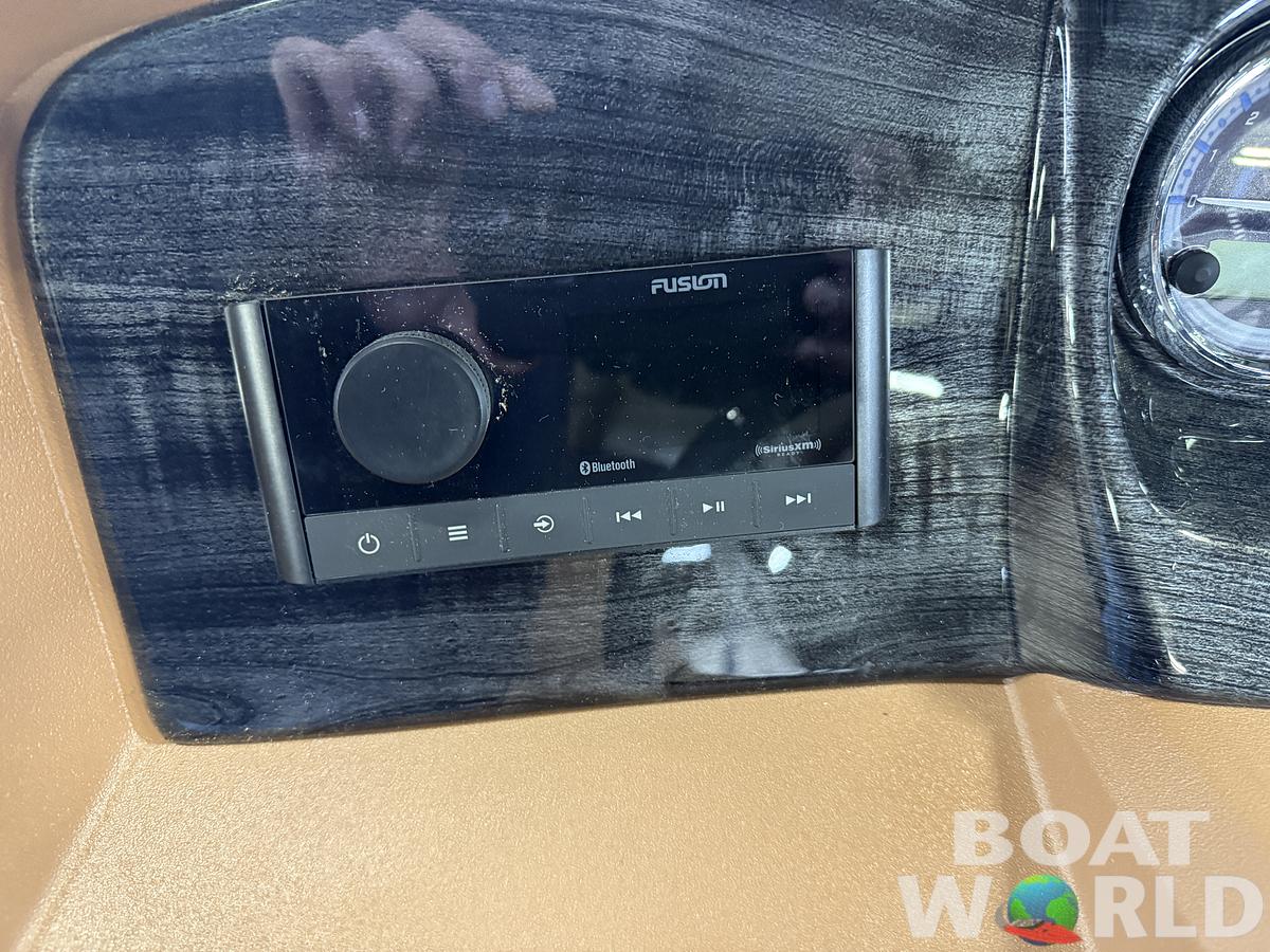 2025 Tahoe Pontoons LTZ 2385 Quad Lounge Shift Flip Tritoon & Honda 4-Stroke EFI