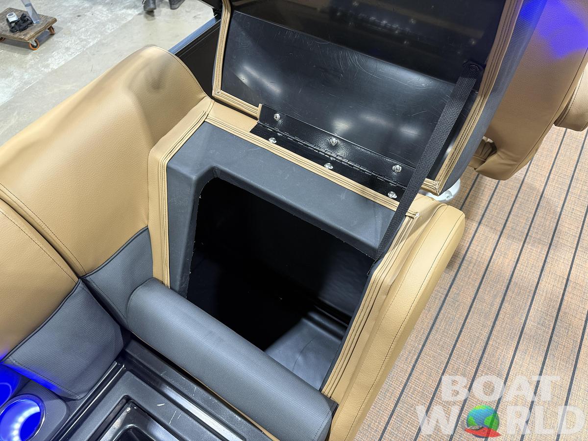 2026 Bentley 300HP Legacy 243 Navigator Tritoon $68995