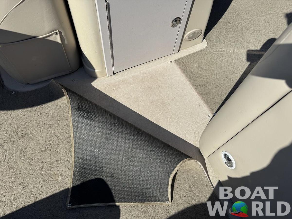 Used 2016 Sylvan 820 Cruise Pontoon