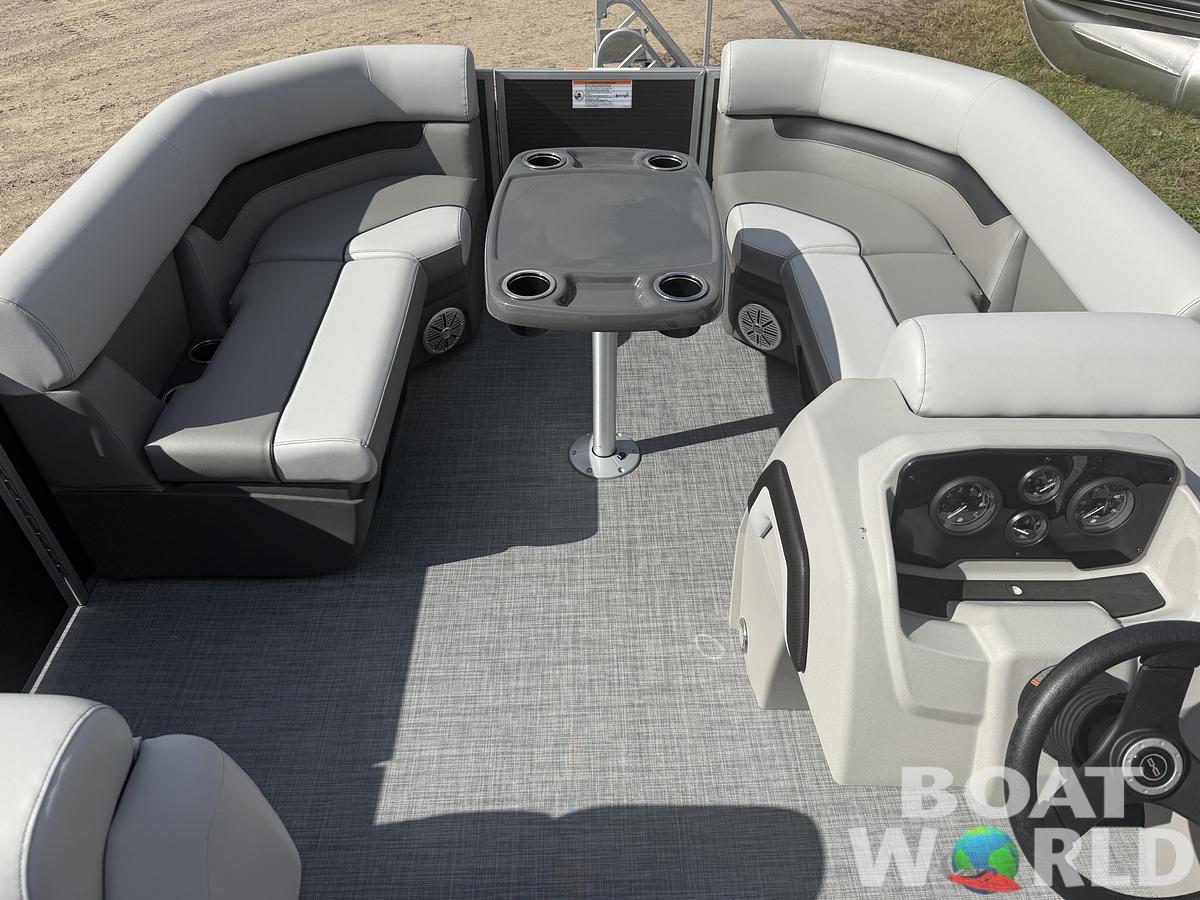 2026 Princecraft Vectra 21 RL Swingback Lounge Pontoon & Mercury 4-Stroke EFI