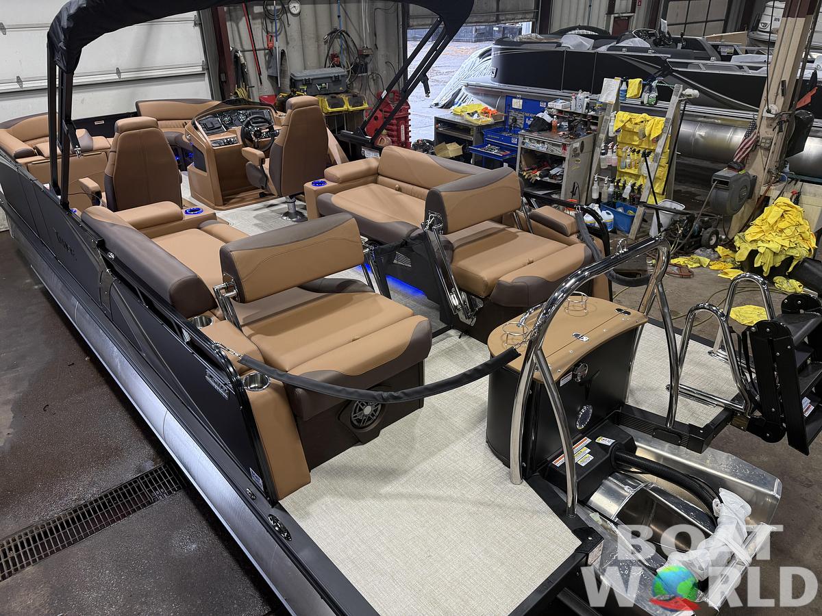 2027 Tahoe LTZ 300HP QLS 2585 Tritoon $71,995