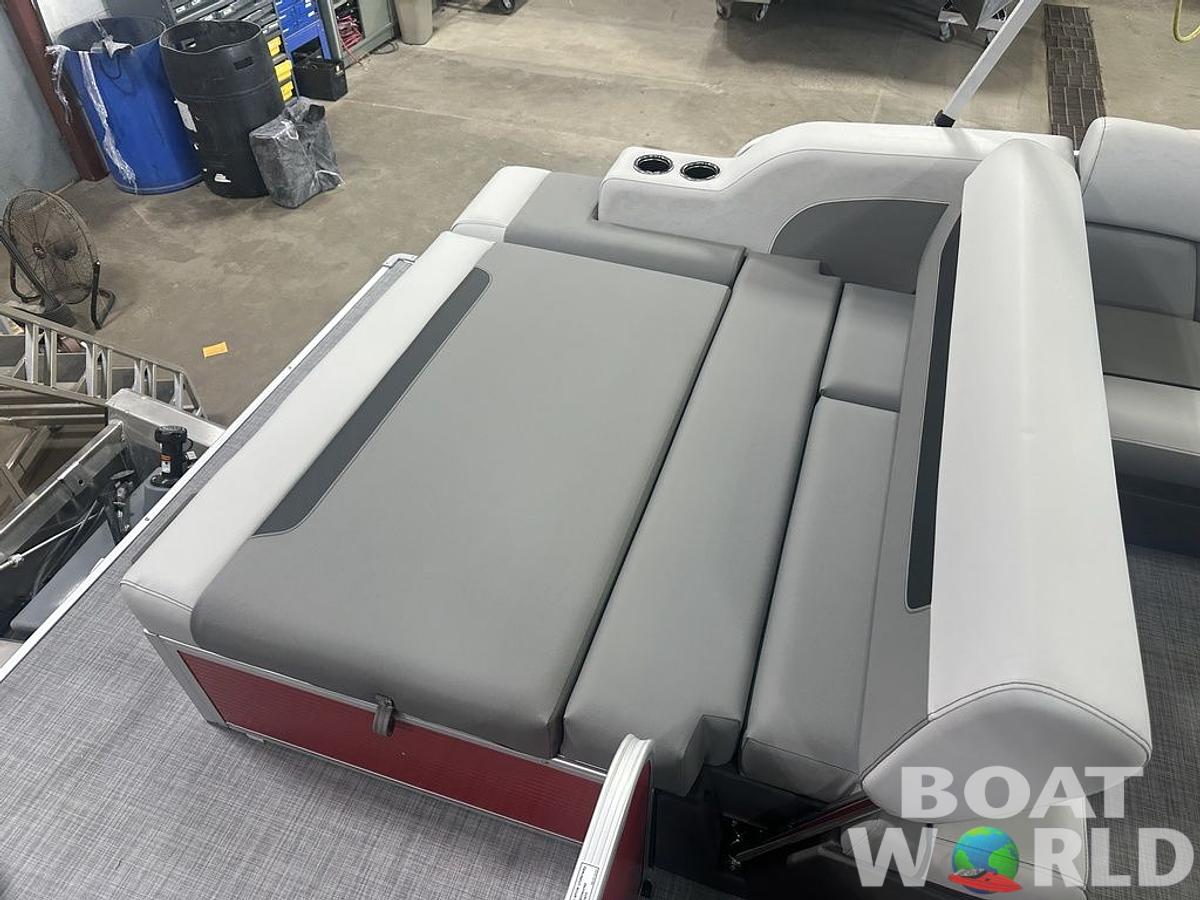 2025 Princecraft Vectra 21 RL Swingback Lounge Pontoon & Mercury 4-Stroke EFI