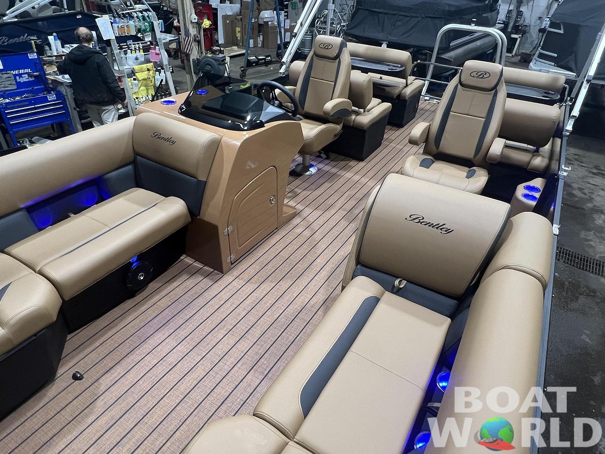 2026 Bentley Legacy 220 QSB Swingback $43995