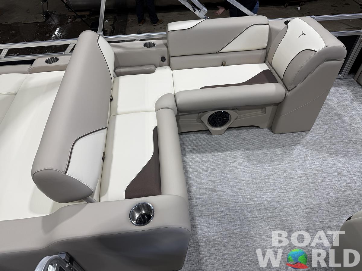 2026 Tahoe Sport VRB 2385 Swingback & 4-Stroke $34995