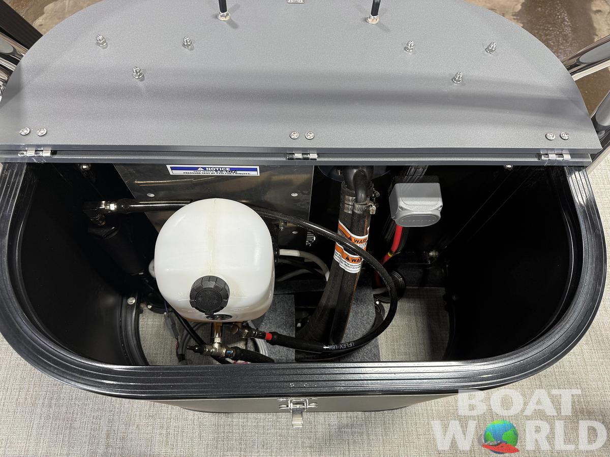 2027 Tahoe LTZ 300HP QLS 2585 Tritoon $71,995