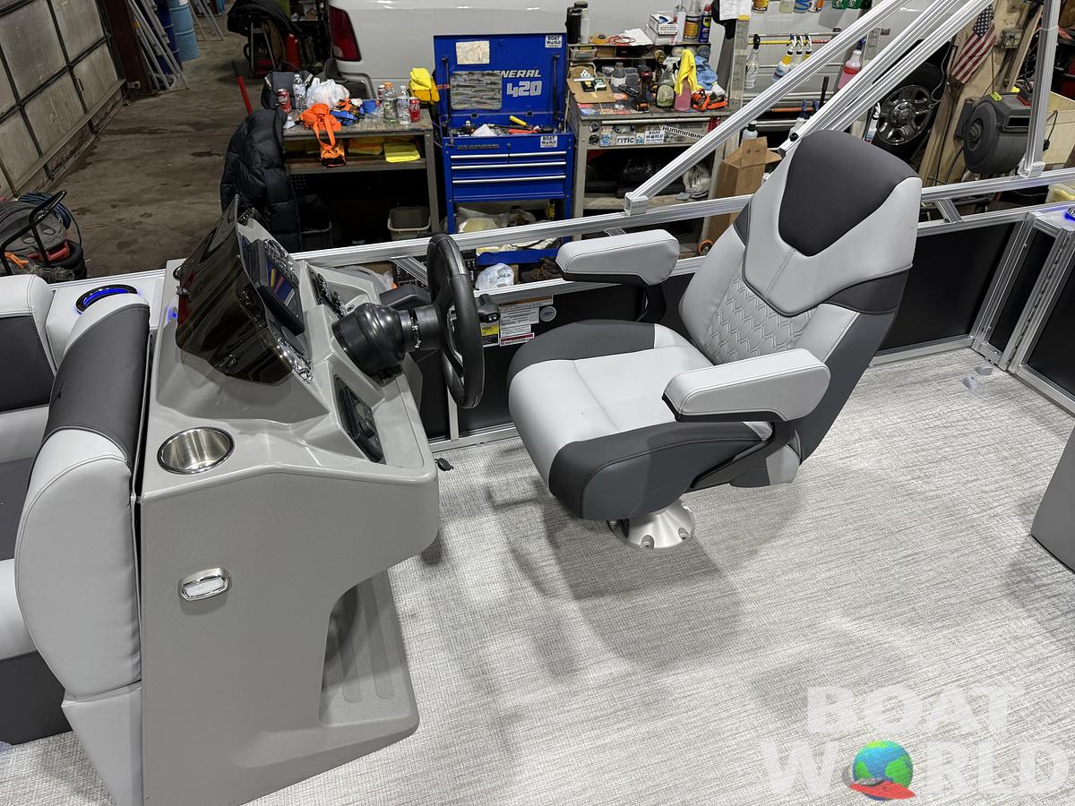 2026 Tahoe Pontoons Sport 2385 Swingback (VRB) Tritoon 