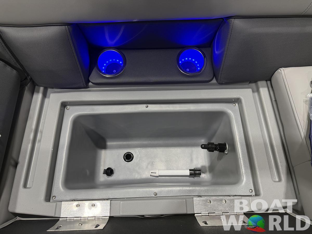 2026 Bentley Pontoons Legacy 223 Swingback Tritoon 