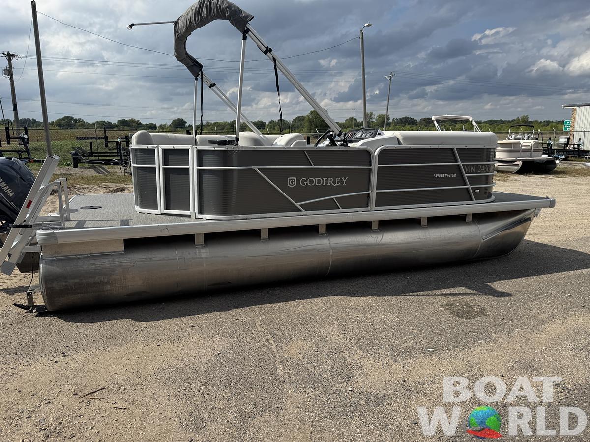 Used 2021 Sweetwater 1880 Pontoon