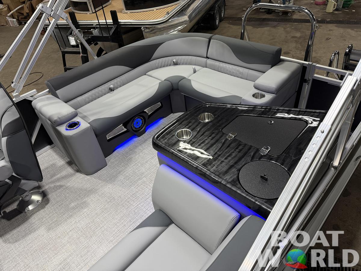 2026 Tahoe Pontoons LTZ 2385 Elite Windshield Tritoon