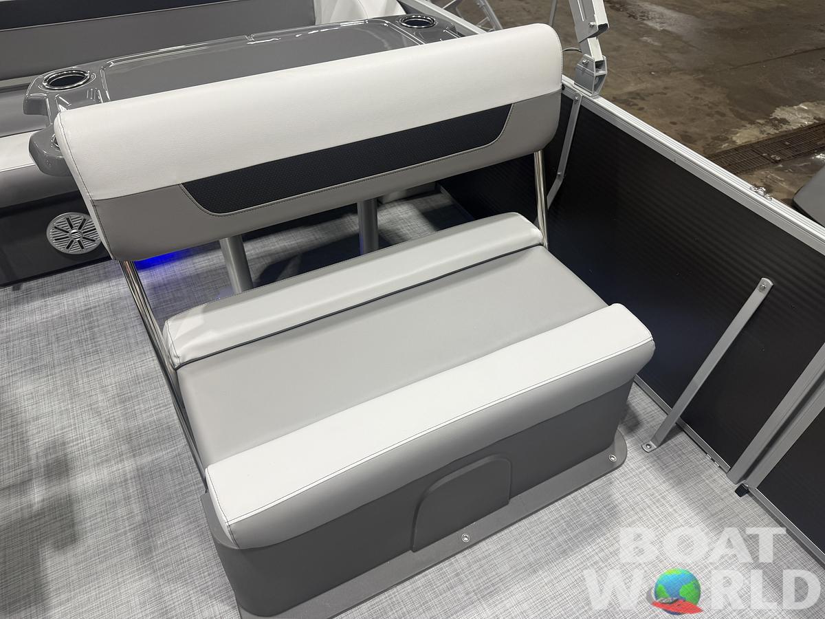 2026 Princecraft Vectra 23 RL Dinette Swingback Pontoon