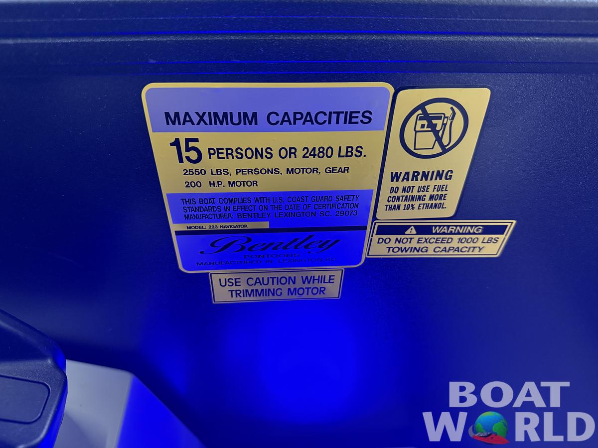 2025 Bentley Pontoons Legacy 223 Navigator Quad Lounge Tritoon & Honda 4-Stroke EFI