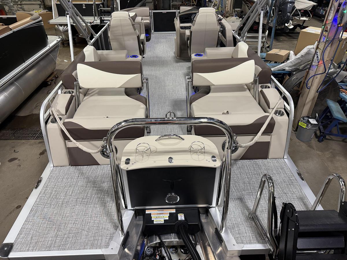 2025 Tahoe Pontoons LTZ 2385 Quad Lounge Shift SS Tritoon & Honda 4-Stroke EFI
