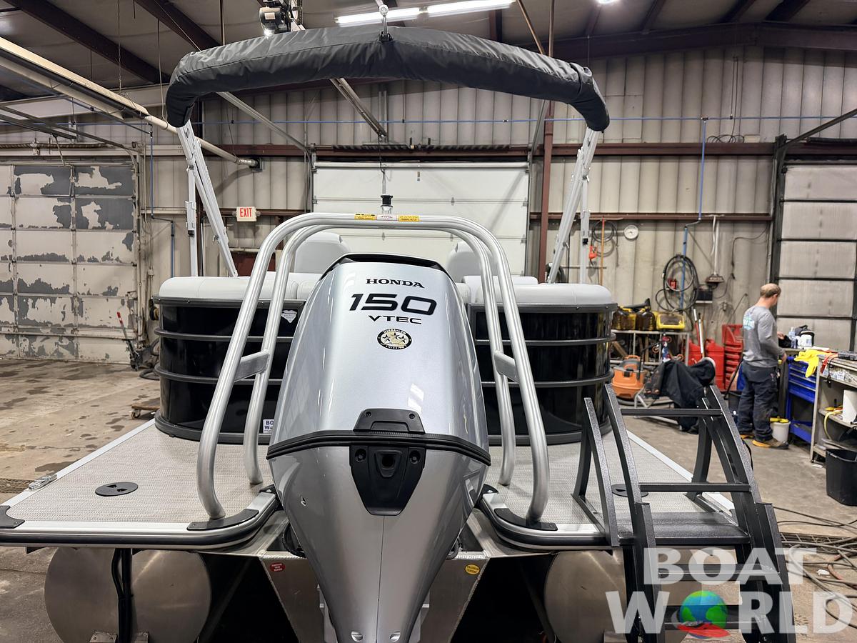 Used 2024 Bentley Pontoons Legacy 223 Navigator Quad Lounge Tri-toon Pontoon & 150HP Honda 4-Stroke EFI