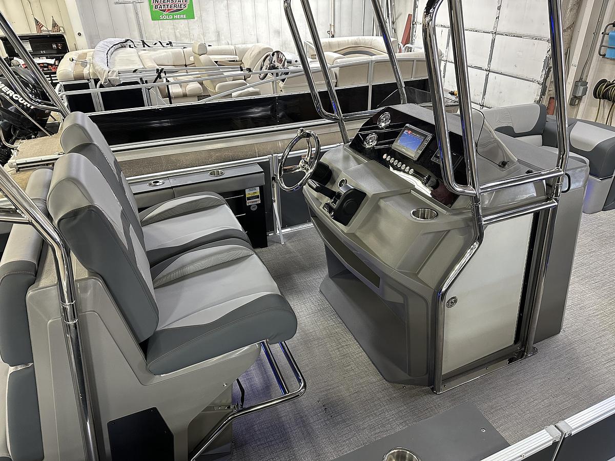 2025 Tahoe Pontoons GEOfish CRF 2585 Tritoon & 225HP Outboard