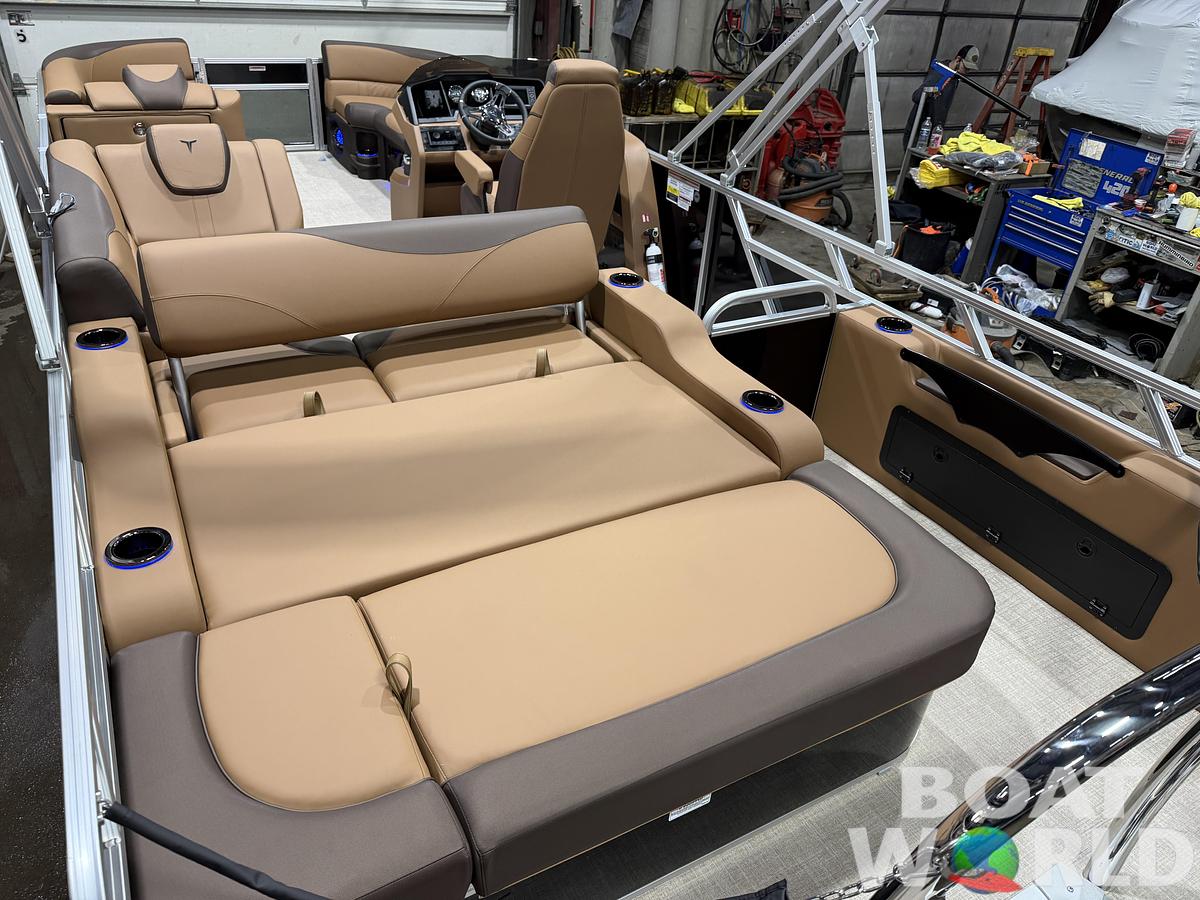 2027 Tahoe LTZ 2385 VRB SE Swingback Pontoon $41995