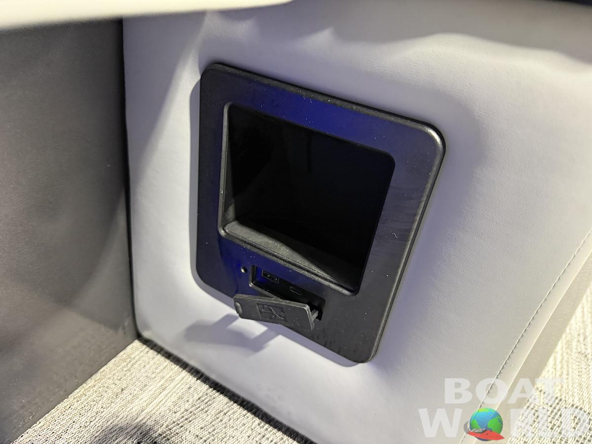 2026 Tahoe Pontoons Cascade 2385 Swingback (VRB) Tritoon