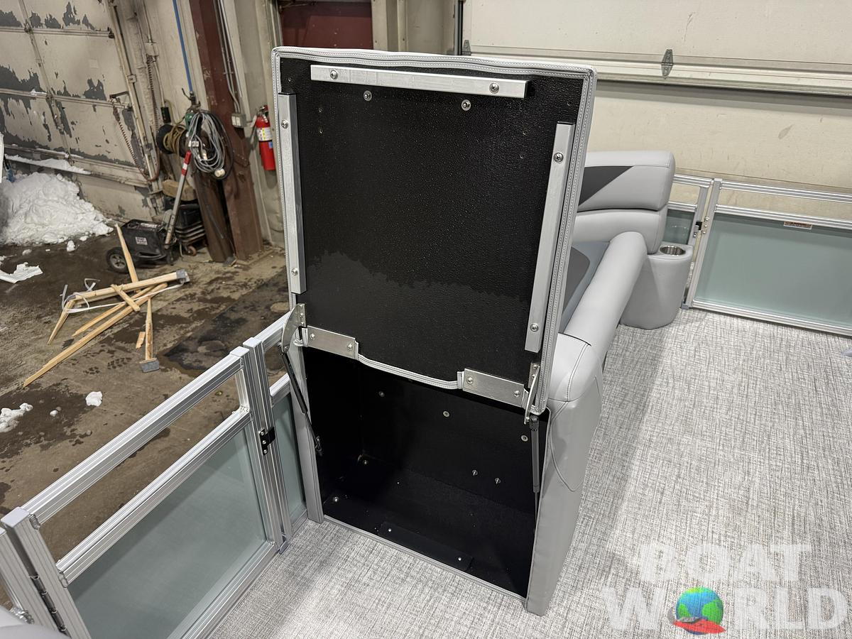 2026 Tahoe Sport VRB 2385 Swingback & 4-Stroke $34995