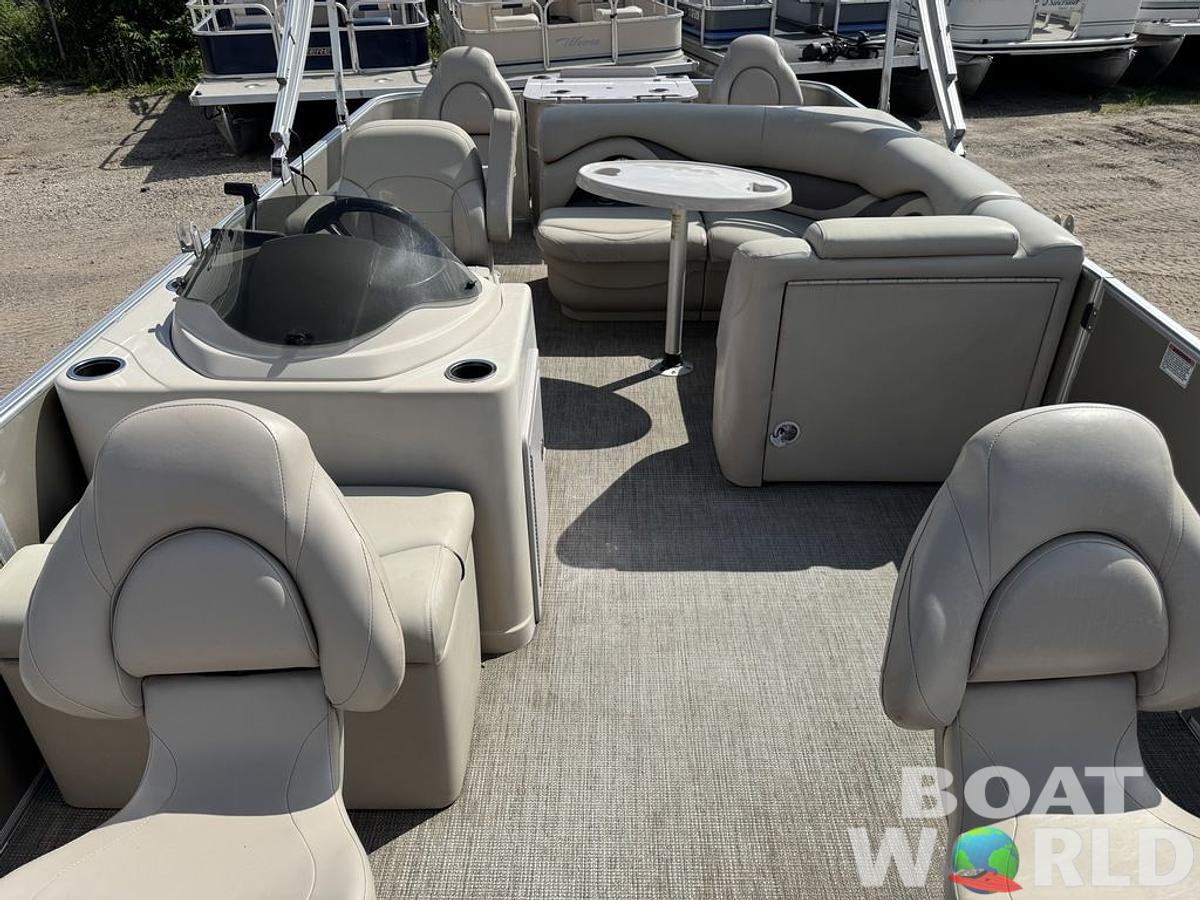 Used 2016 Sylvan 820 4-PT Pontoon