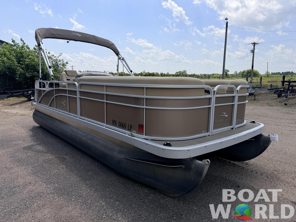 Used 2017 Bennington 208 SL & 50HP Yamaha 4Stroke -$24,995