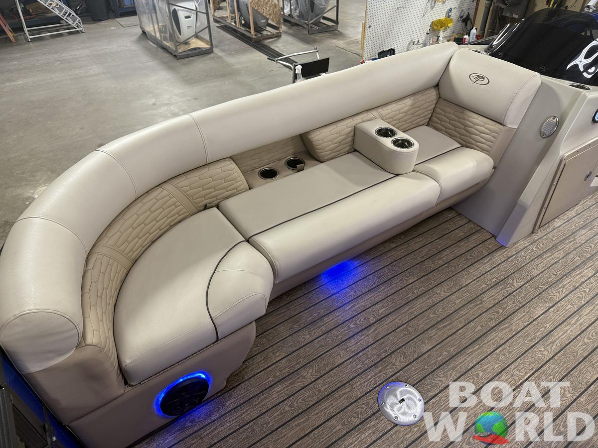 2023 Montego Bay NEW* 8524 Swingback Pontoon & 100HP 4-Stroke EFI