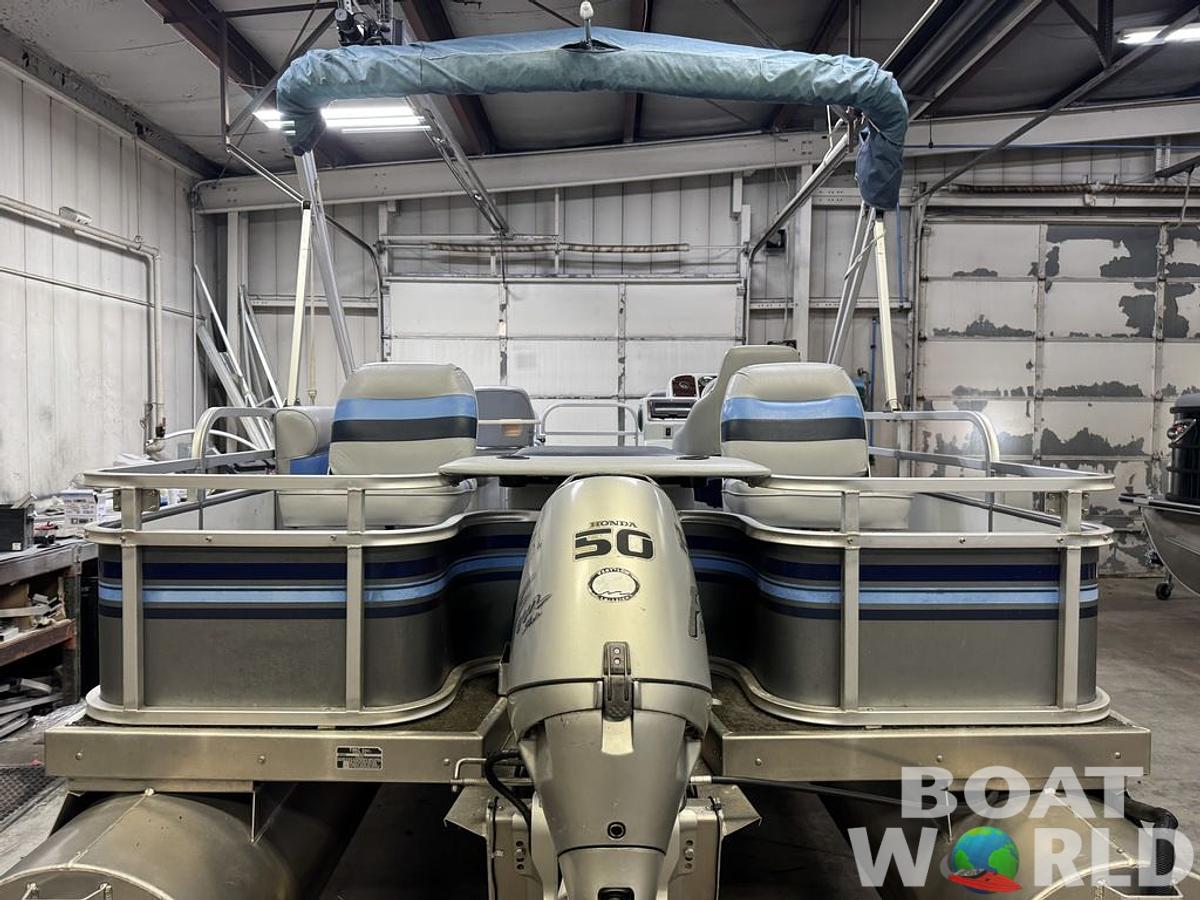 Used 2002 TMC 2200 FM Pontoon