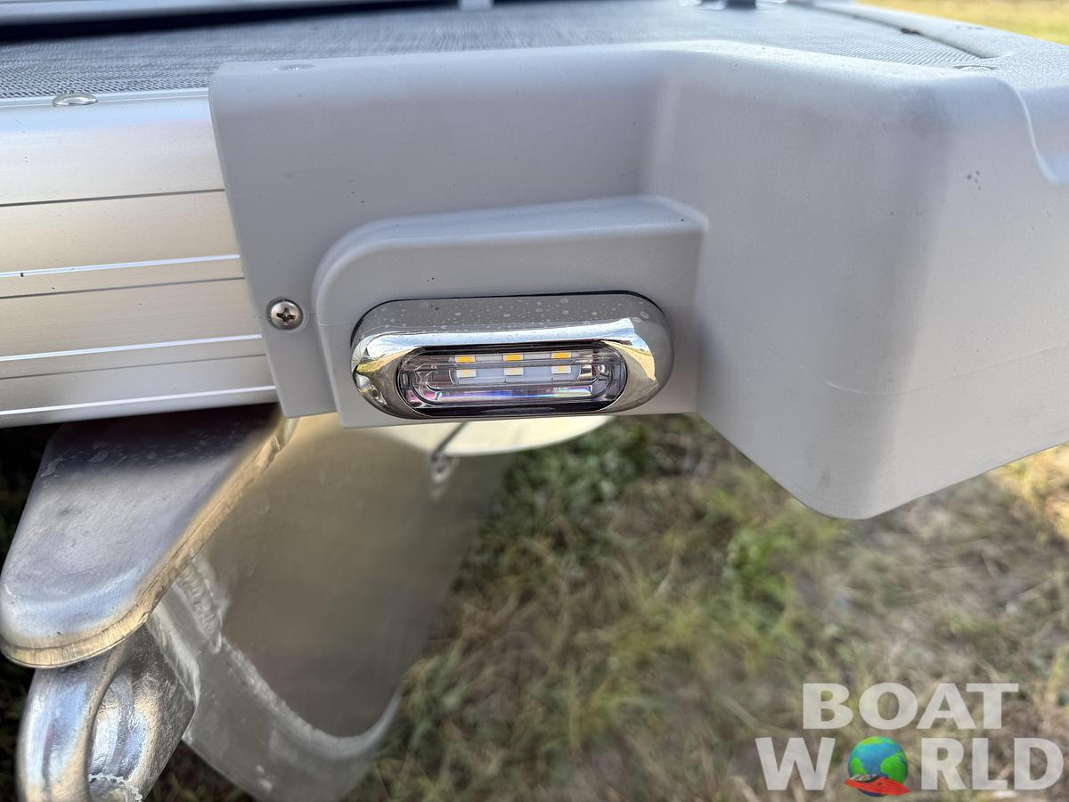 2026 Princecraft Vectra 21 Cruise Lounge Pontoon & Mercury 4-Stroke EFI