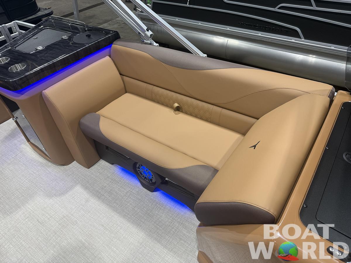 2026 Tahoe Pontoons LTZ 2385 Elite Windshield Tritoon