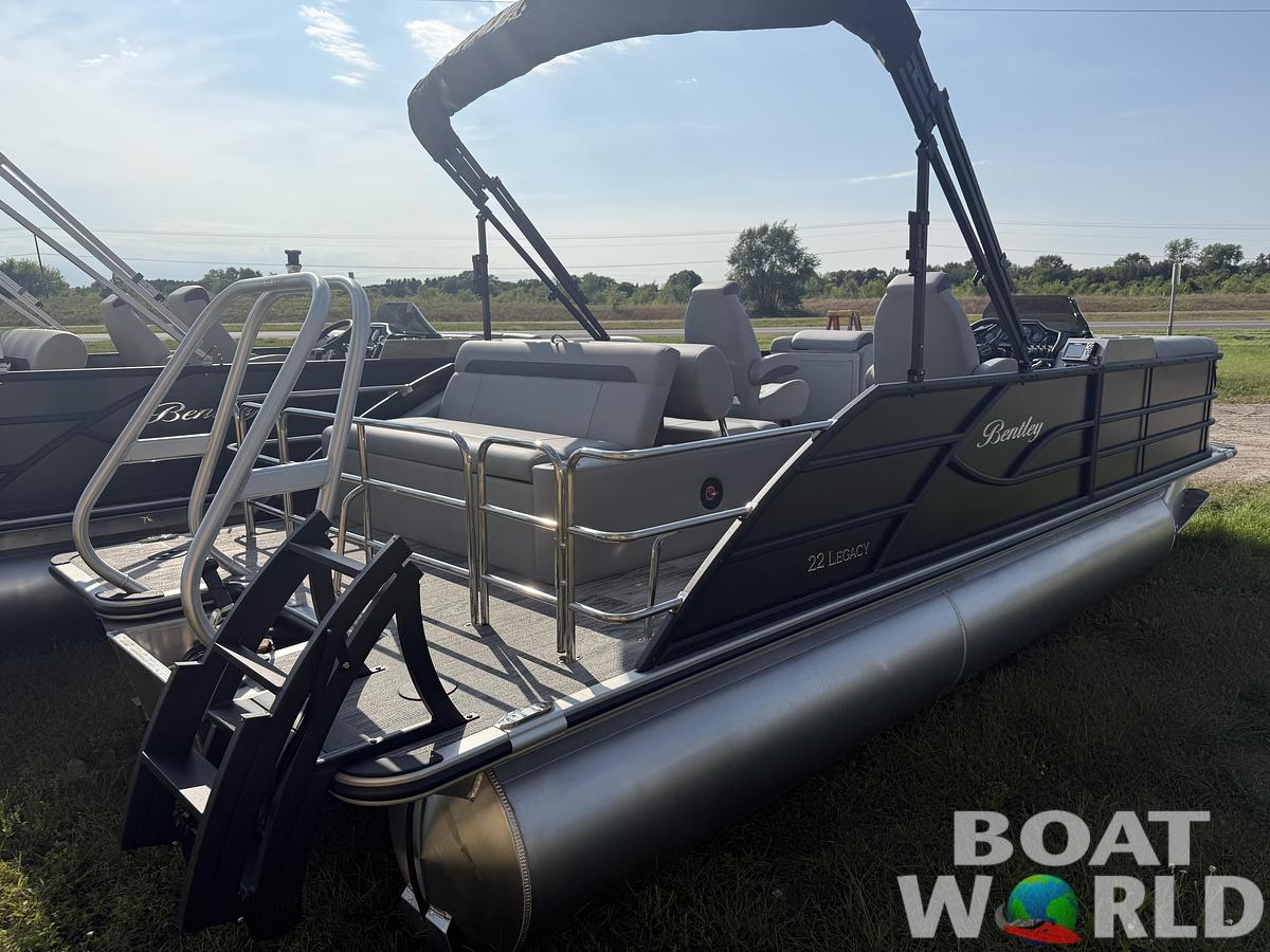 2026 Bentley Pontoons Legacy 223 Swingback Tritoon & Honda 4-Stroke EFI