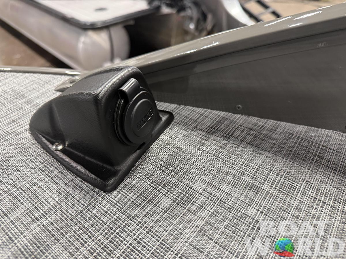 2024 Princecraft Ventura 224 Deckboat 