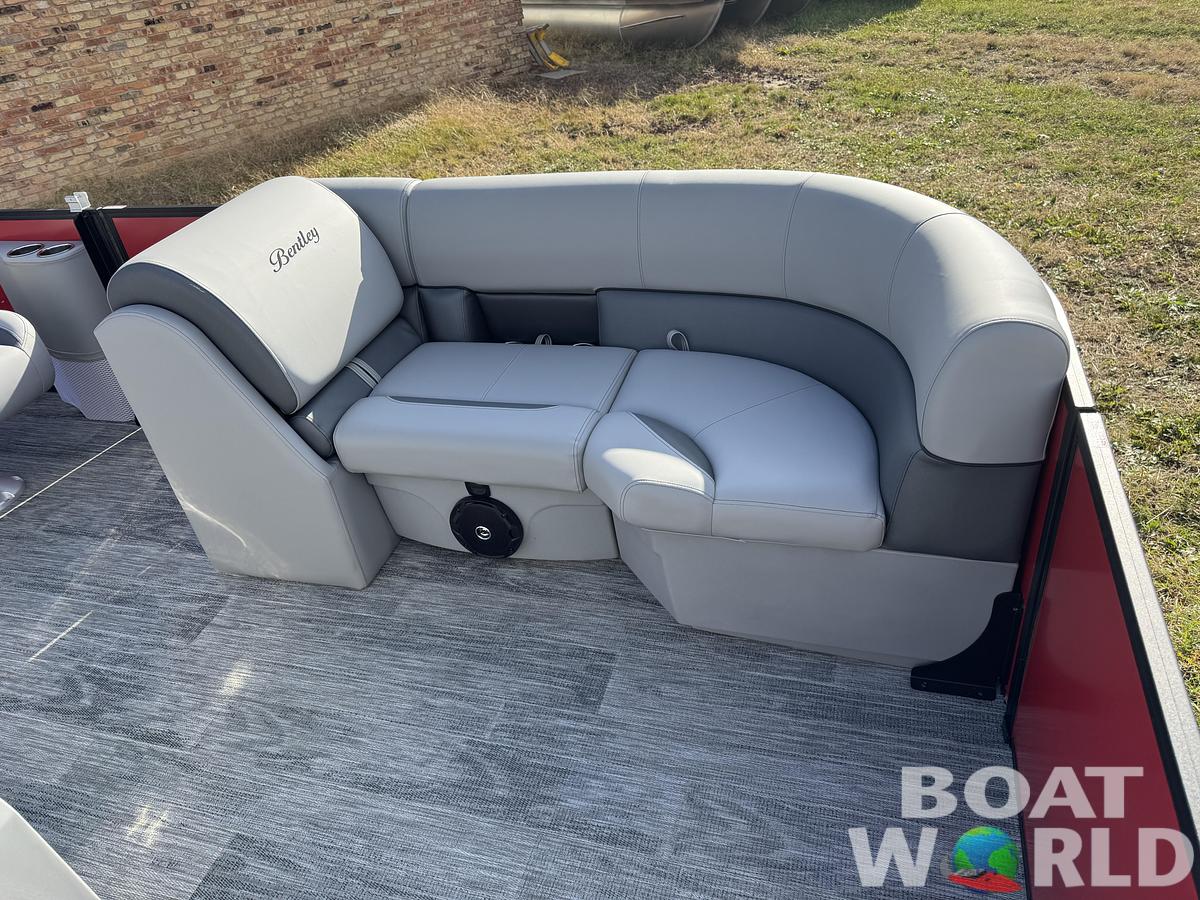 2026 Bentley Pontoons Legacy 200 Swingback