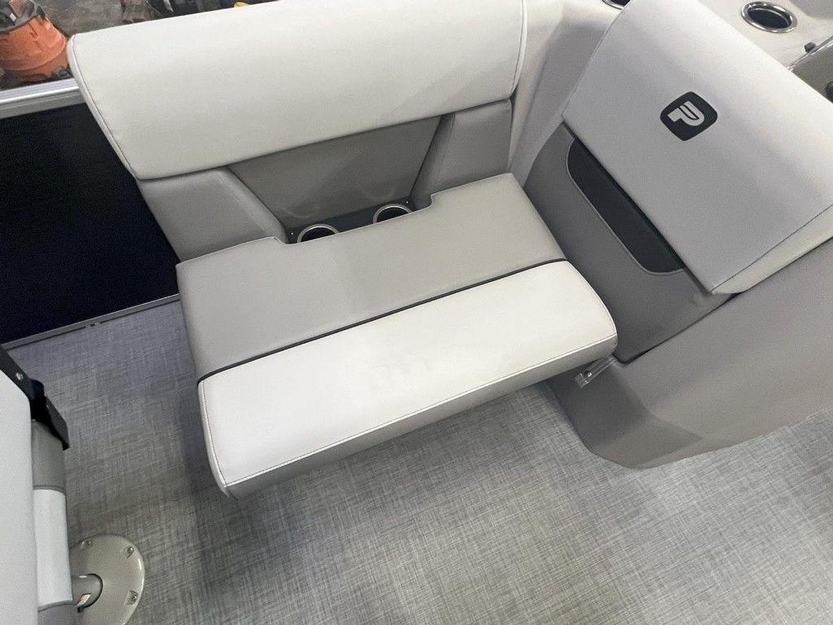 2025 Princecraft 21 Sportfisher 2-S Pontoon & Mercury 4-Stroke EFI