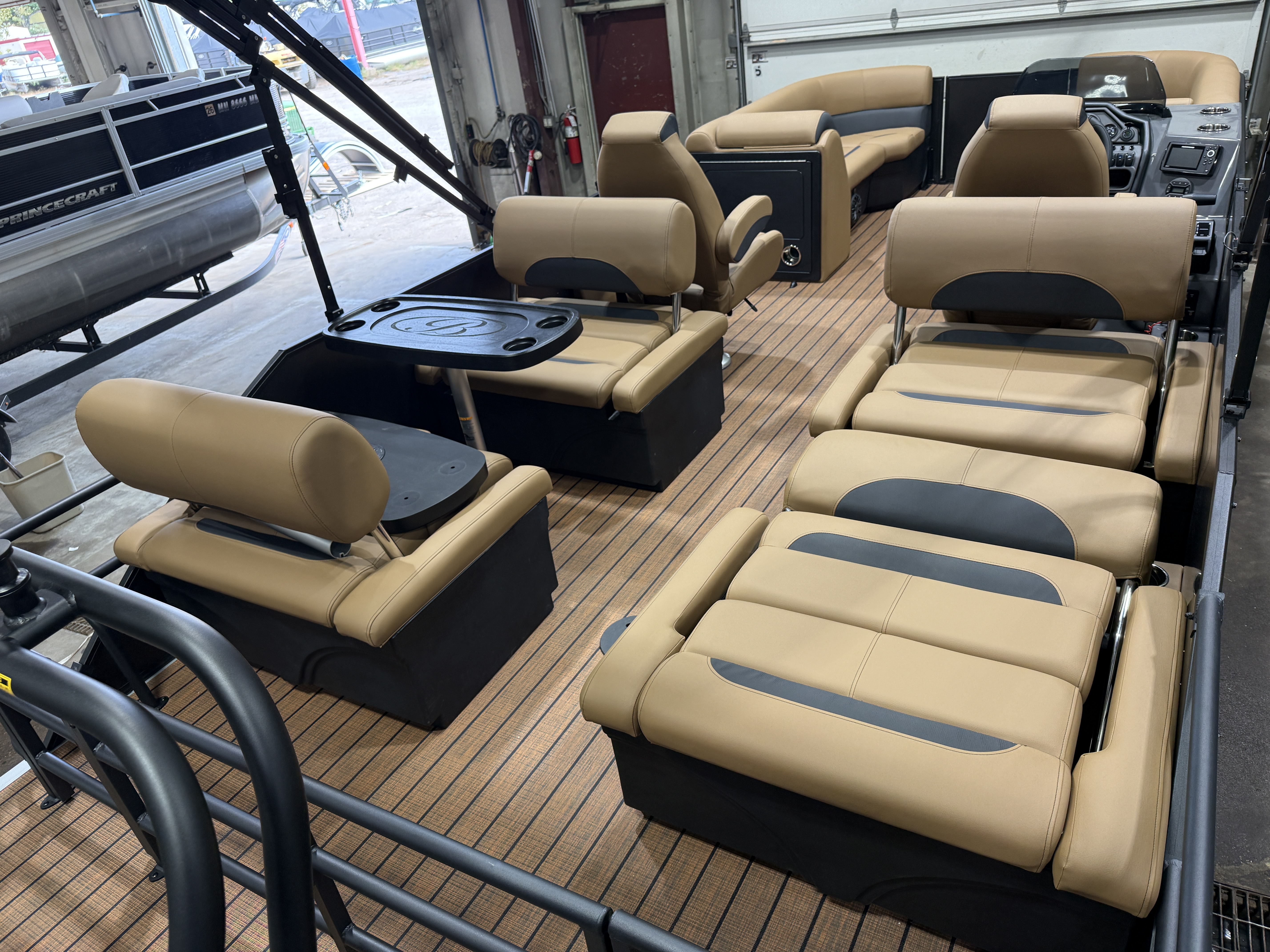 2027 Bentley Legacy 220 QSB Swingback $46995
